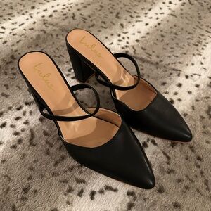 NWOT Lulu's Black Pointed-Toe Mules